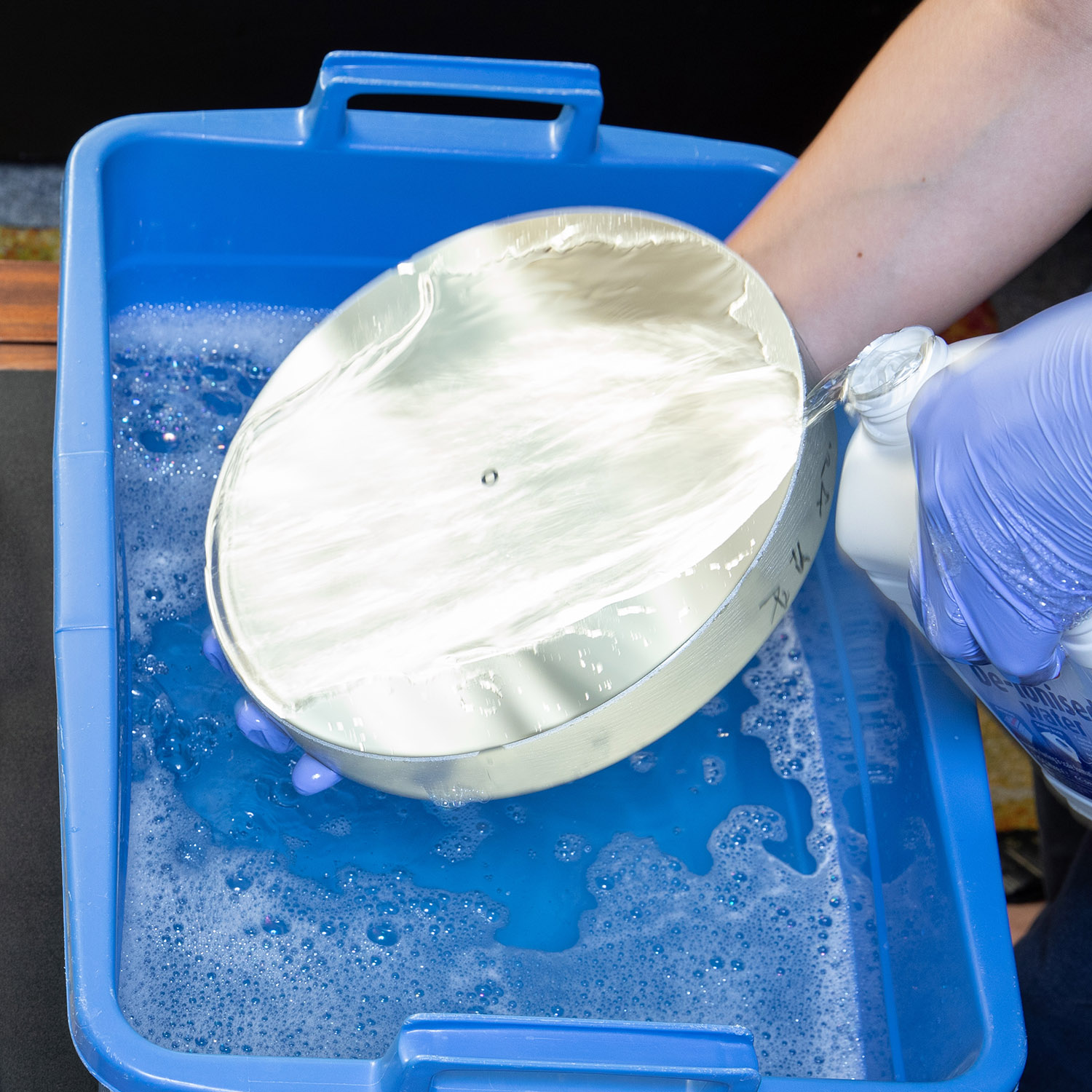 Die Reinigung eines Newton-Spiegels